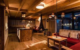 Luxusni Tyrolsky Chalet S Virivkou V Parkhotelu Villa Resort & Organic Spa